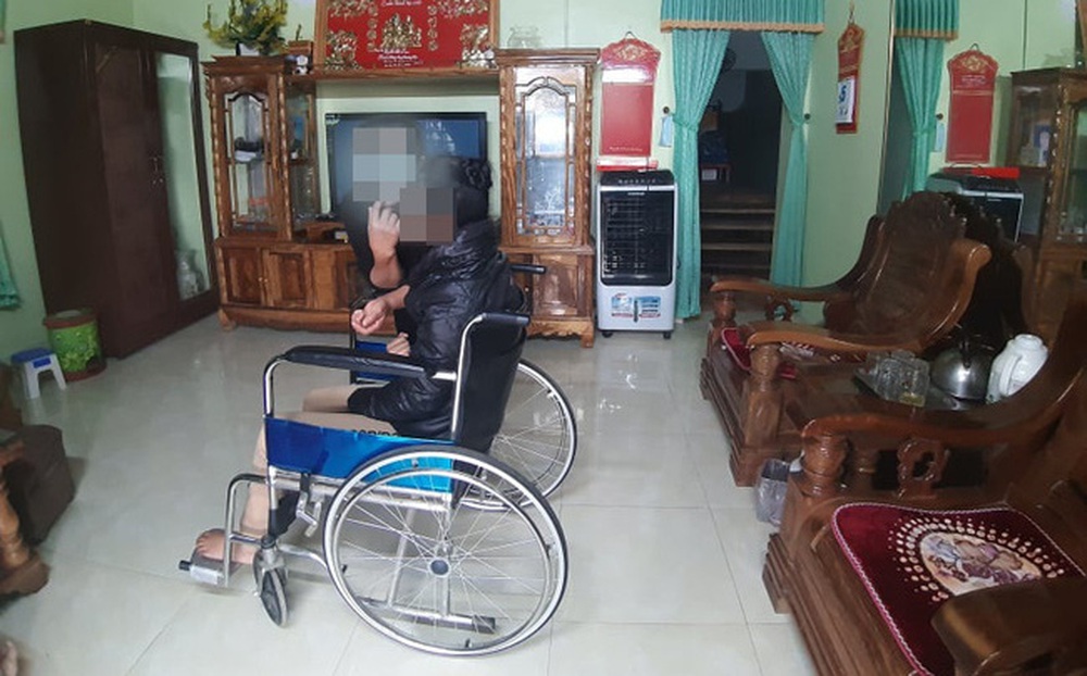 Vụ lương y Võ Hoàng Yên bị tố cáo: Bệnh nhân được bấm huyệt ngồi dậy một lần rồi lại ... nằm im