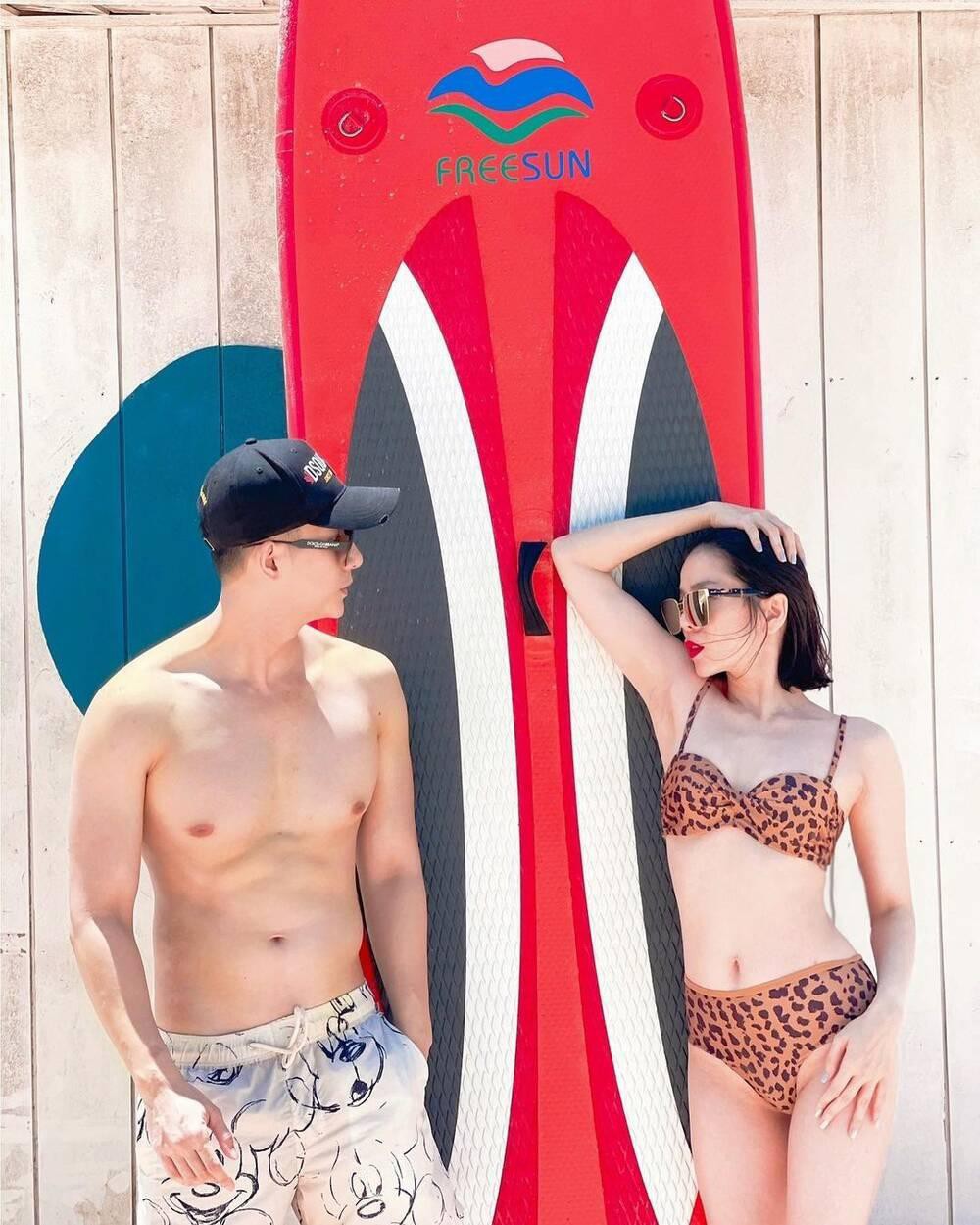 Những mỹ nhân Việt chăm diện bikini, rủ bạn trai cùng khoe body nóng bỏng - Ảnh 4.