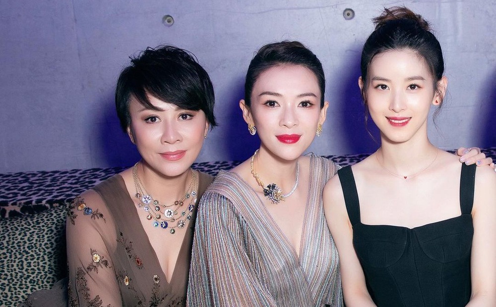 "Hot girl trà sữa" chung khung hình với đại mỹ nhân Chương Tử Di, nhan sắc không hề lép vế
