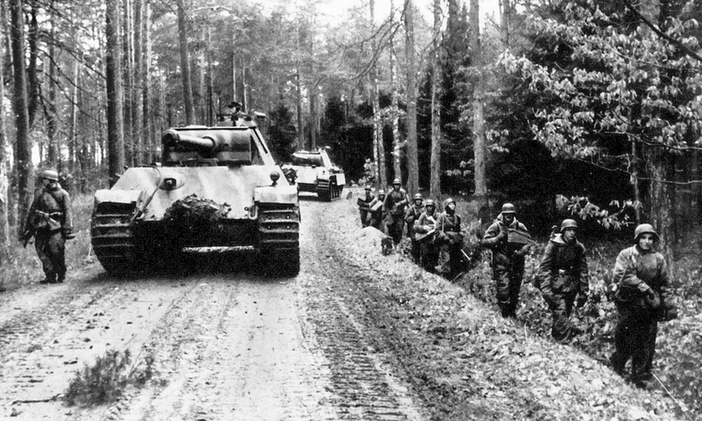 Chỉ huy say không thể mắc sai lầm: Phát xít Đức bất ngờ đại thắng Hồng quân lần cuối cùng trong Thế chiến II - Ảnh 3.