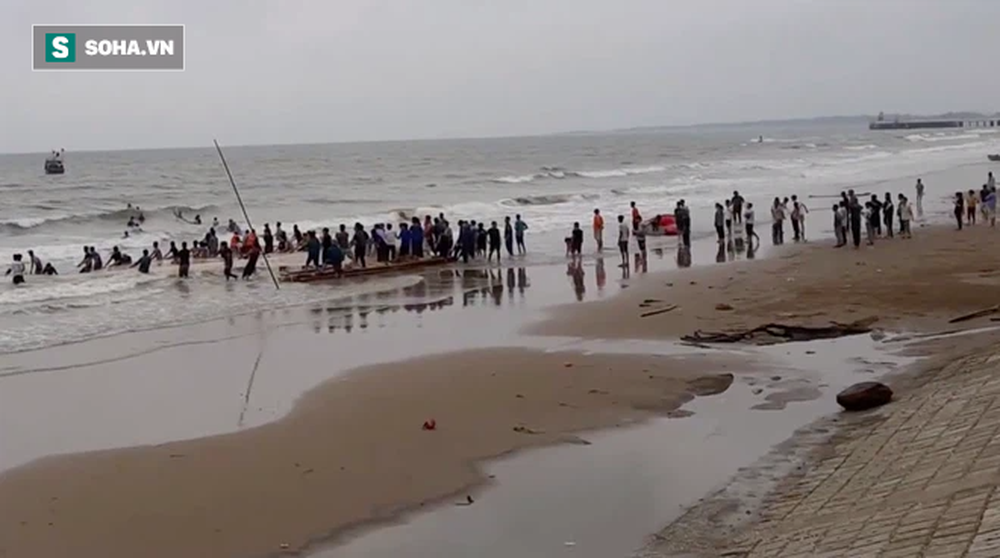 Hàng trăm người dùng lưới lớn tìm 3 học sinh đuối nước đang mất tích trên biển - Ảnh 7.