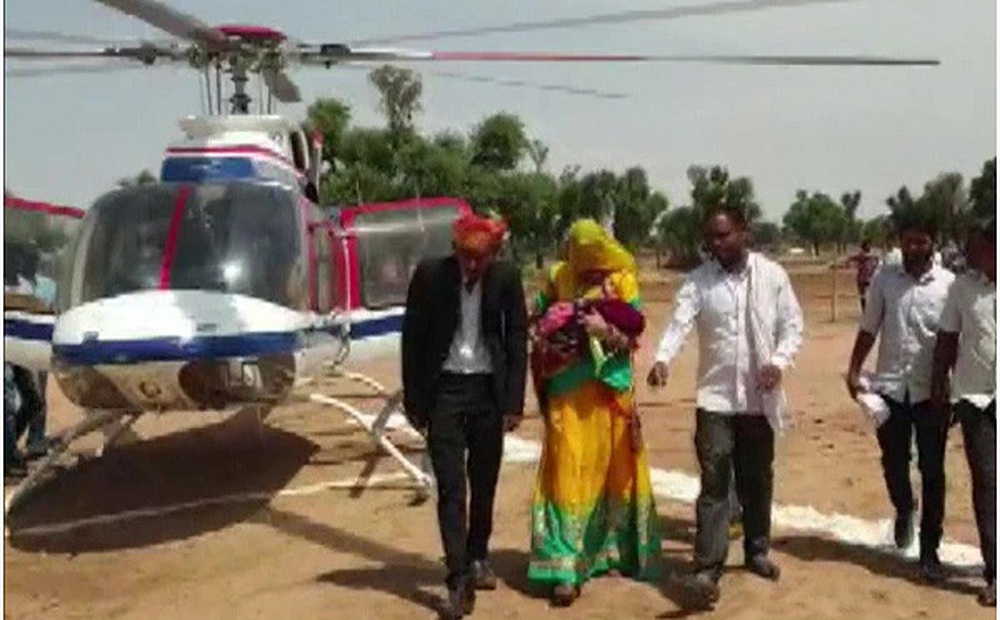 35 năm gia đình mới chào đón 1 cháu gái, ông bà mạnh tay thuê hẳn trực thăng để đón về