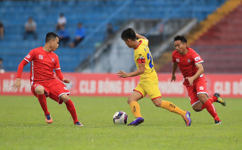 Phan Văn Đức trải lòng khi SLNA rơi xuống cuối bảng xếp hạng V.League - Ảnh 2.