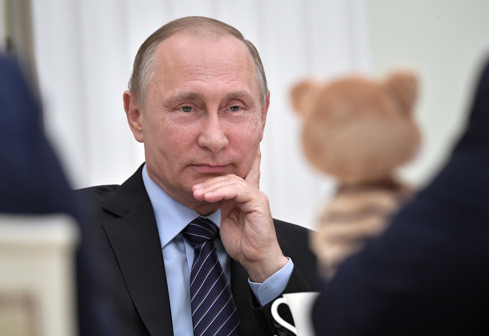 Bình chọn người đàn ông đẹp nhất nước Nga: Tổng thống Putin áp đảo loạt tài tử nức tiếng - Ảnh 1.