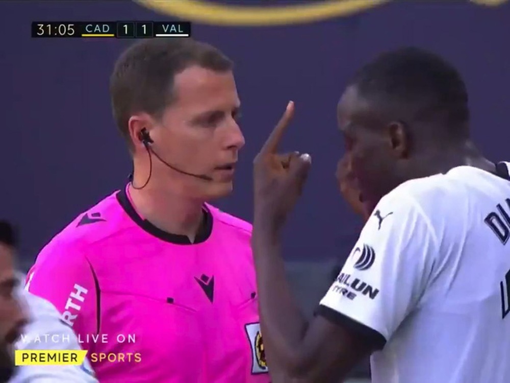 Cầu thủ Valencia đồng loạt rời sân giữa trận vì phân biệt chủng tộc - Ảnh 5.