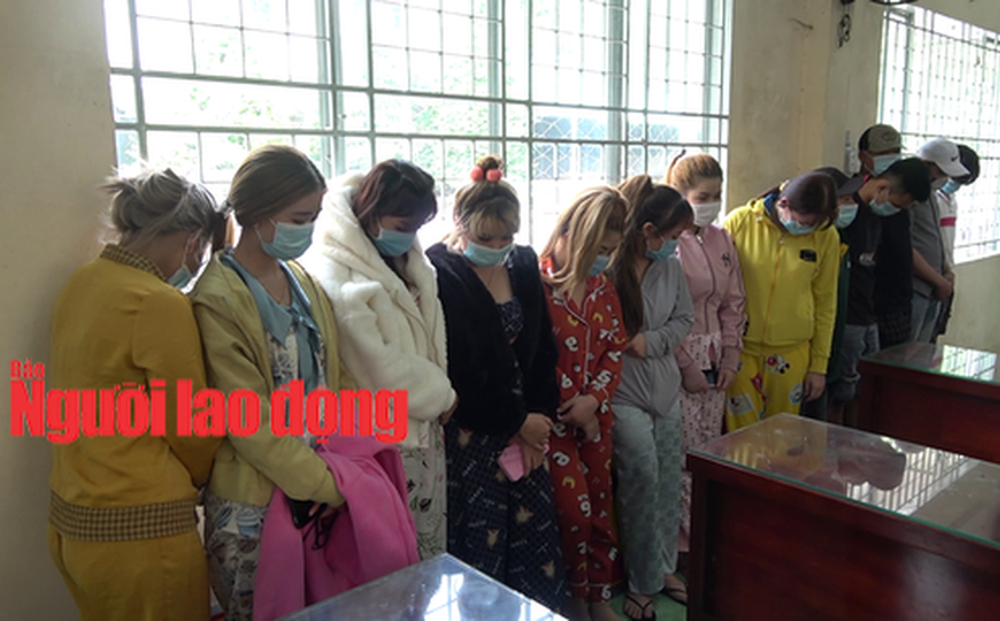 CLIP: Bắt quả tang cơ sở massage mại dâm ở Tiền Giang