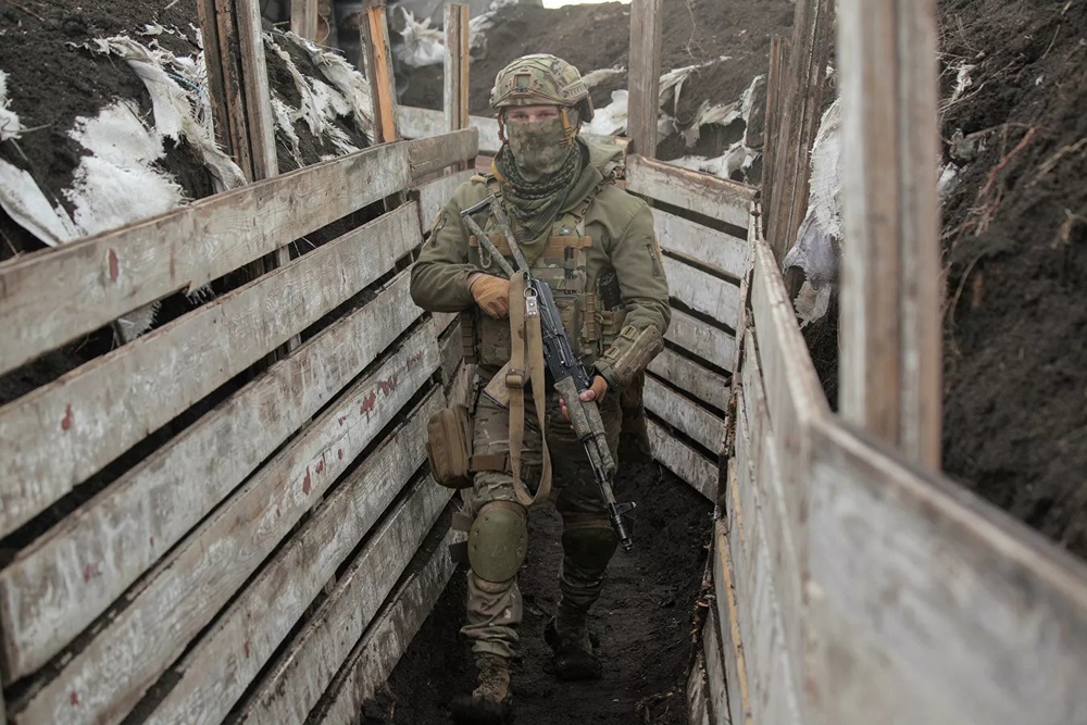 Ngoại trưởng Ukraine nêu điều kiện nổ súng ở Donbass - Ảnh 2.