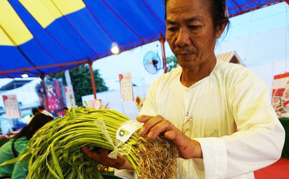 Trồng rau muống, lão nông ở Cần Thơ xây 6 cây cầu tặng người dân