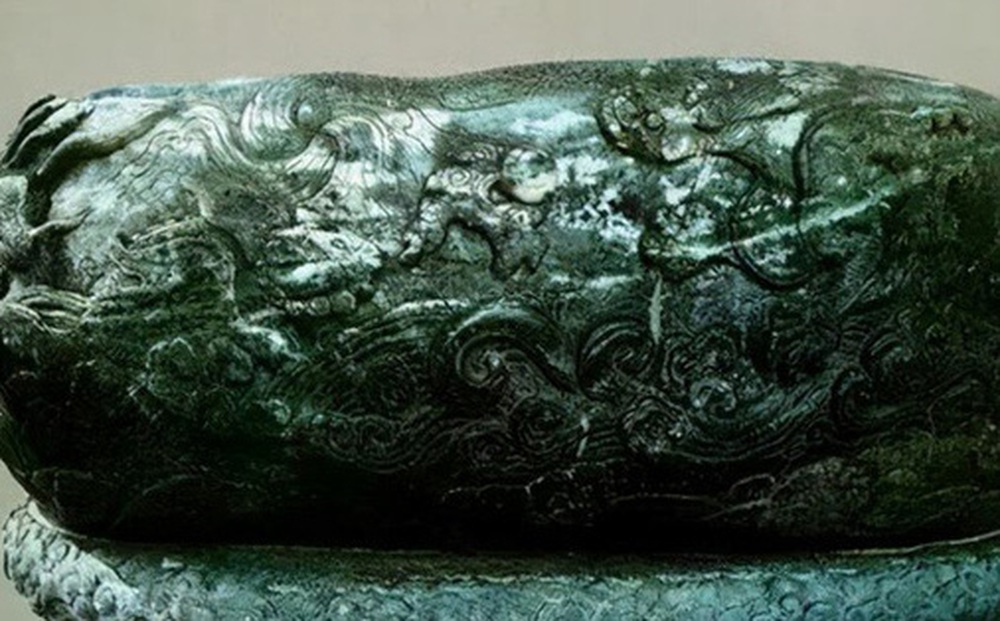 Bảo vật "đen đủi" nhất: Tạo tác từ 3,5 tấn ngọc quý hiếm rồi làm hũ muối dưa suốt 300 năm