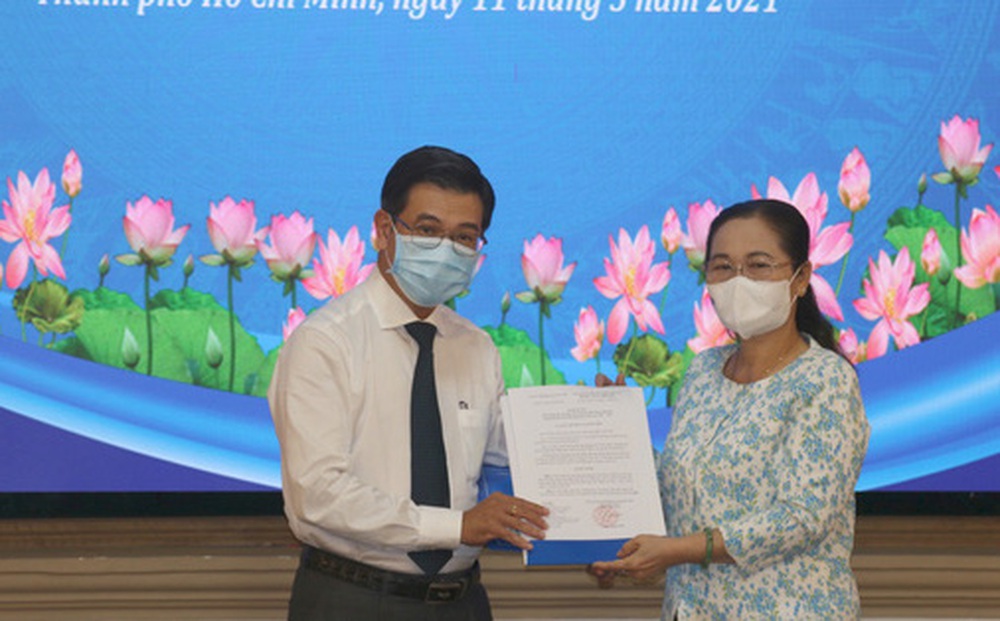 Trao quyết định phê chuẩn ông Nguyễn Văn Dũng làm Phó Chủ tịch HĐND TP HCM