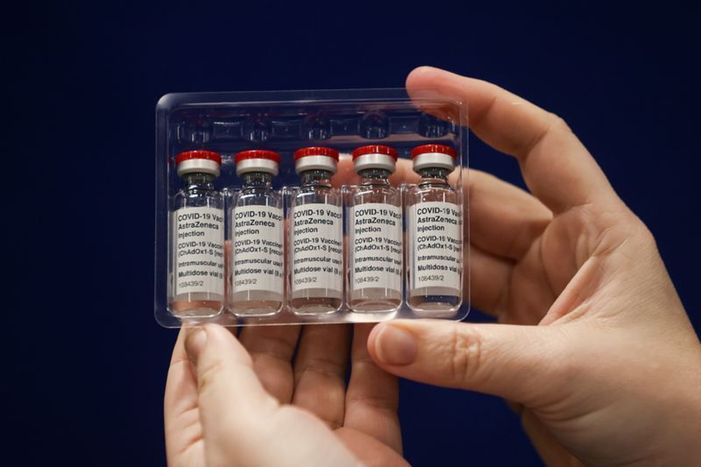 Những điều cần biết về vắc xin Covid-19 AstraZeneca: Phản ứng phụ, tác dụng và đối tượng không nên tiêm - Ảnh 4.