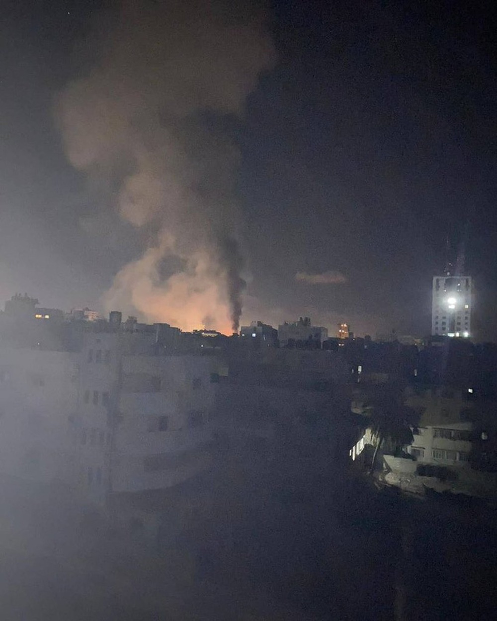 Israel cảm ơn Mỹ chặn lệnh ngừng bắn, tiếp tục không kích dải Gaza - Ảnh 3.