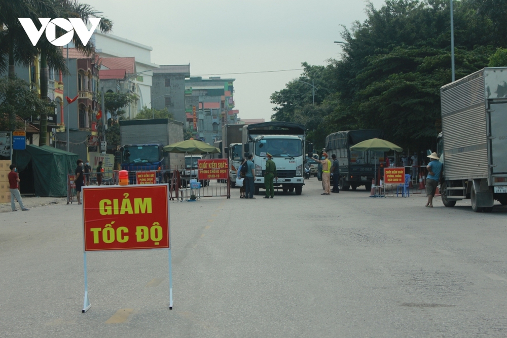 Bắc Ninh hỏa tốc “gỡ khó” cho xe ra vào Tổ hợp Samsung, Canon Việt Nam - Ảnh 3.