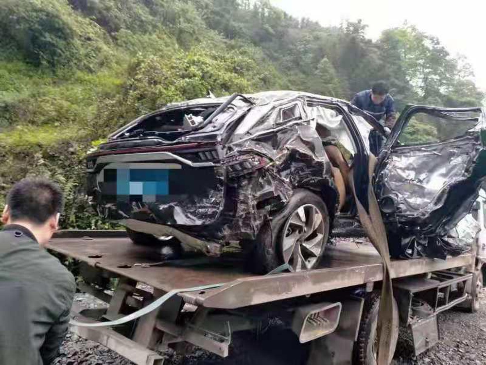 Beijing X7 rơi xuống vực nát bét, hành khách không chết: Phận buồn của chiếc xe Trung Quốc - Ảnh 3.