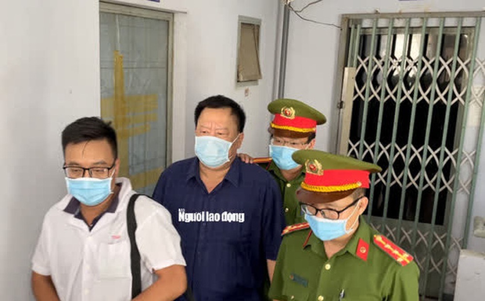 Hình ảnh khám xét, bắt giam cựu Giám đốc Sở Tài nguyên - Môi trường Khánh Hòa