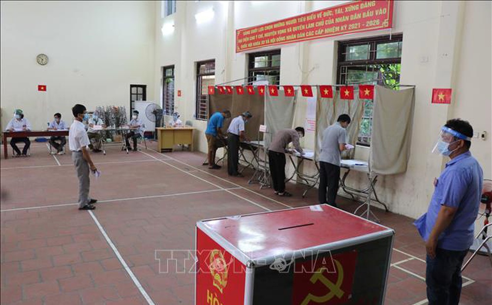 Báo Séc đưa tin đậm nét Việt Nam bảo đảm an toàn bầu cử trong đại dịch
