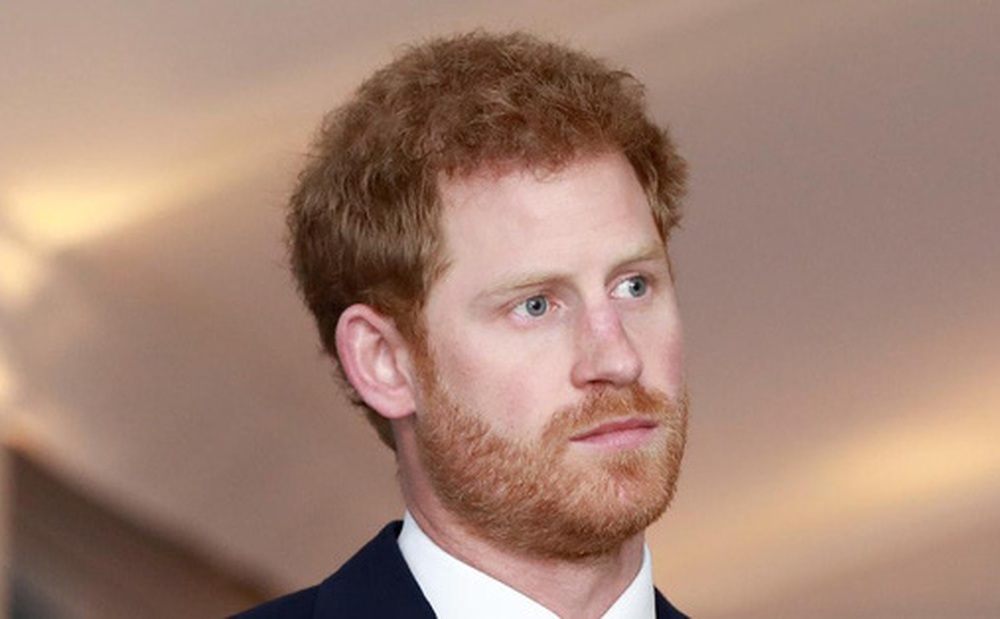 Harry không hề hạnh phúc bên vợ con như lời đã nói, nhà báo Mỹ cầu xin dân Anh ''hãy nhận Hoàng tử về''
