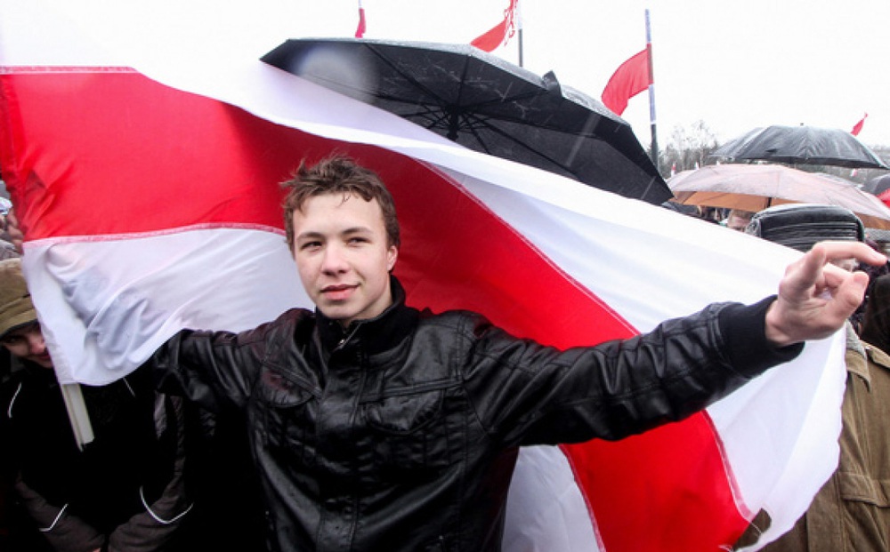 Nhân vật đối lập bị Belarus chặn máy bay để bắt giữ có thể đối mặt với án tử hình?