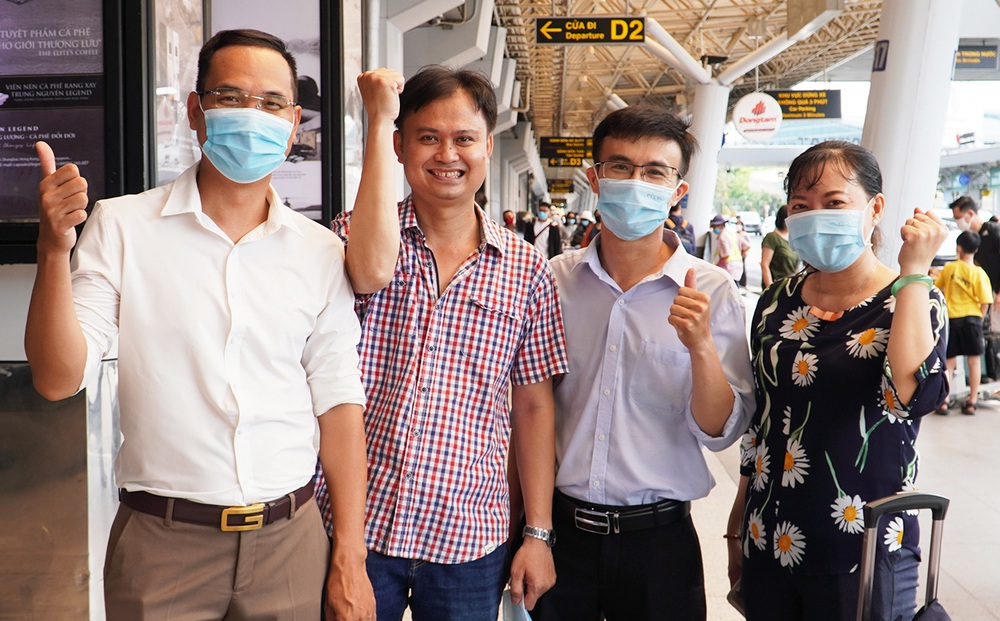 Bác sĩ Việt Nam lên đường sang Lào hỗ trợ phòng chống dịch Covid-19: 'Đây là niềm tự hào của ngành y tế'