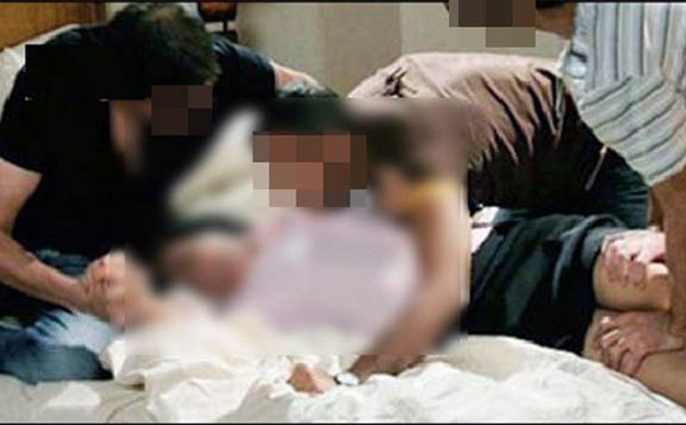 Lại xảy ra cưỡng hiếp tập thể rúng động Ấn Độ: Gia đình 3 người đang ngủ say, 5 gã đàn ông ngang nhiên xông thẳng vào nhà gây án