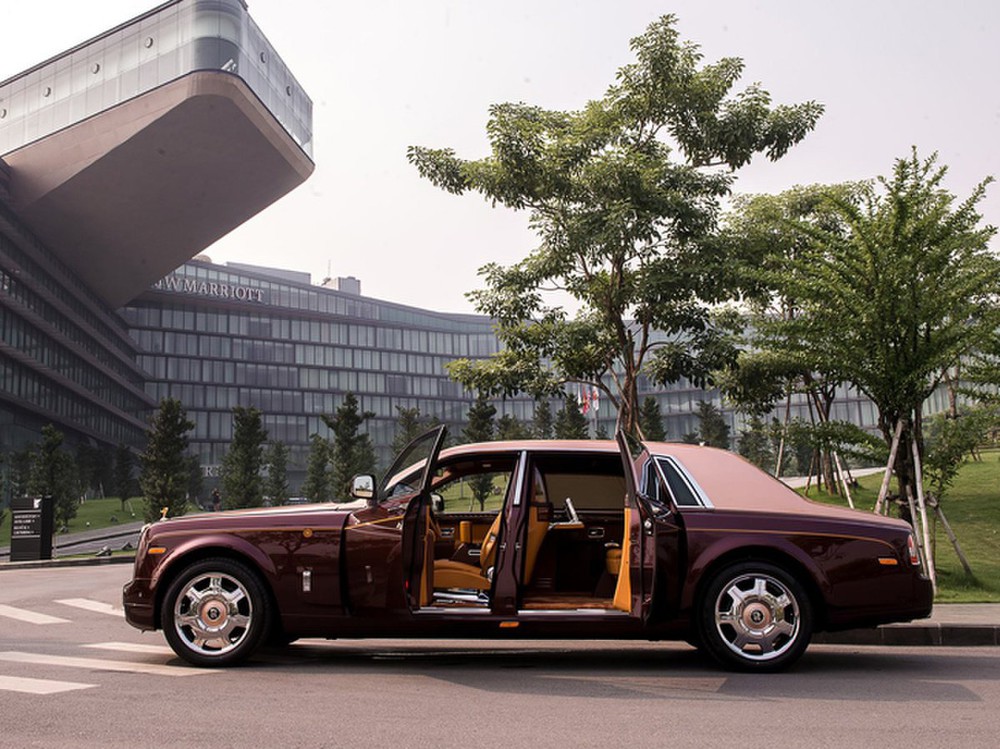 Chiếc Rolls Royce Phantom Lửa Thiêng của Chủ tịch FLC Trịnh Văn Quyết: Lộ tài liệu ghi giá 49,5 tỷ; có vách ngăn riêng như limousine - Ảnh 9.