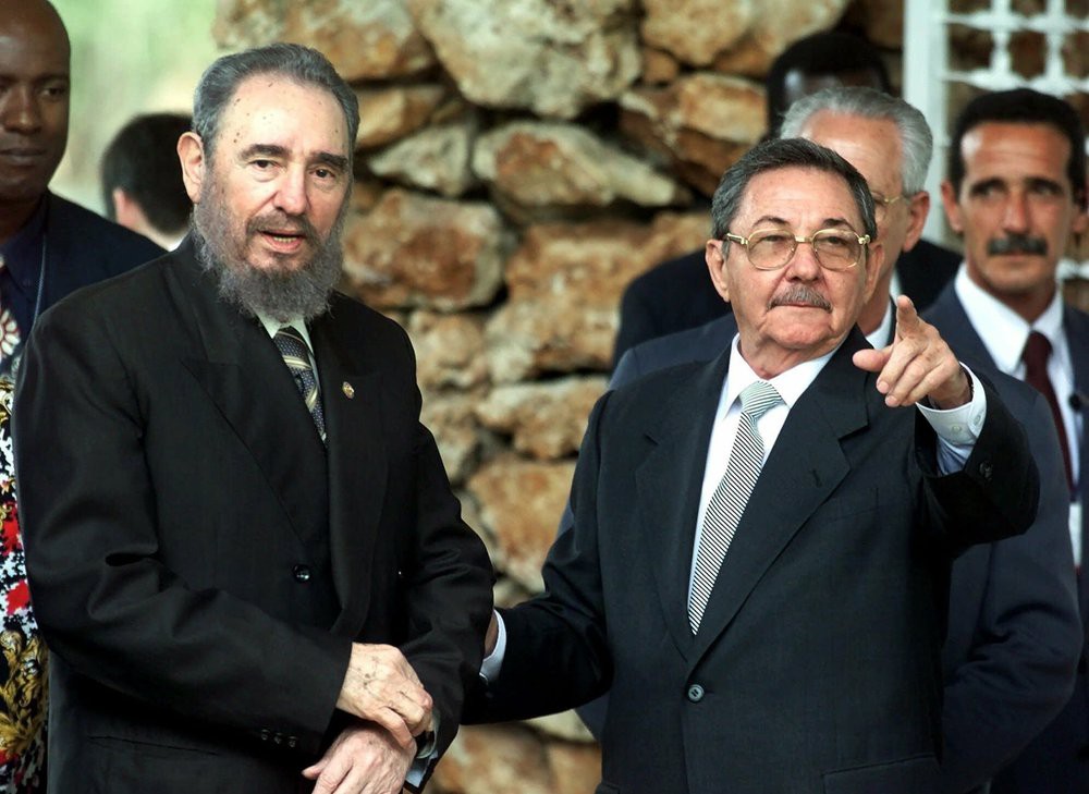 Giải mã các vụ CIA âm mưu ám sát bất thành lãnh đạo Cuba Raul Castro - Ảnh 1.