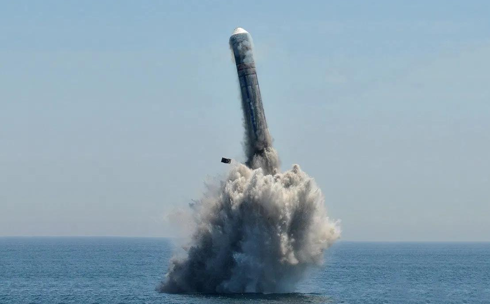Hải quân Trung Quốc đưa vào trang bị tên lửa đạn đạo phóng từ tàu ngầm mới