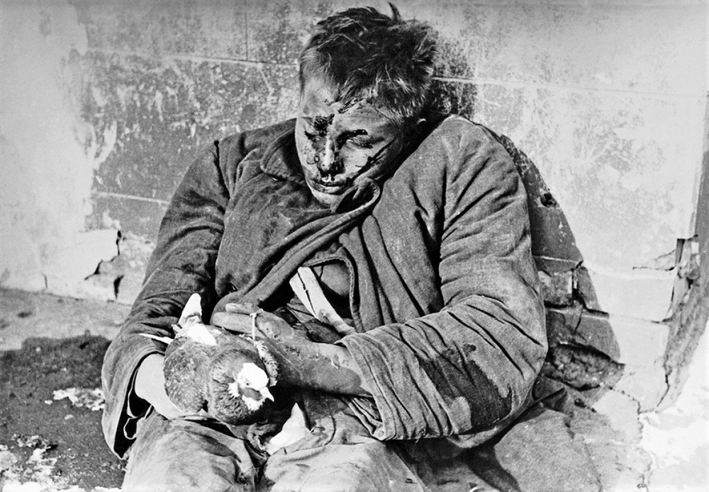 Thế chiến II dưới ống kính nhiếp ảnh gia huyền thoại Yevgeny Khaldei - Ảnh 9.
