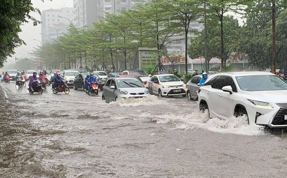 Yêu cầu các hồ, đập tại Hà Nội xả nước để 'đón' bão số 2