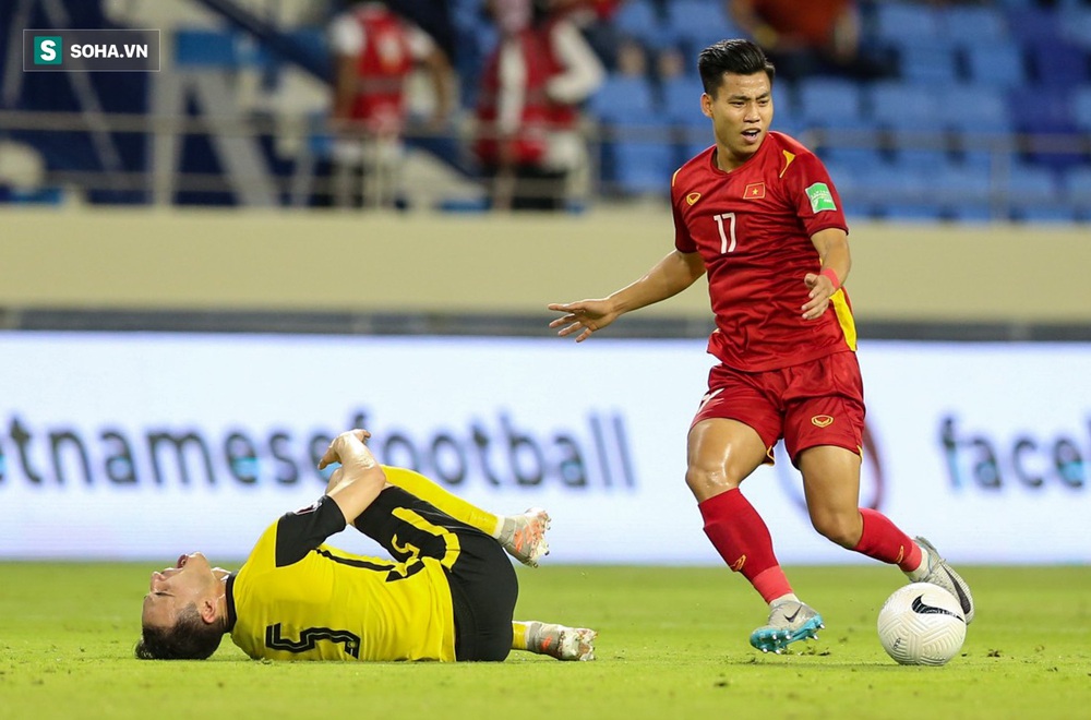 Đấu Malaysia, Việt Nam phải thể hiện được cái uy bề trên, cái uy của đội bóng số một ĐNÁ - Ảnh 1. Đấu Malaysia, Việt Nam phải thể hiện được cái uy bề trên, cái uy của đội bóng số một ĐNÁ - Ảnh 1.