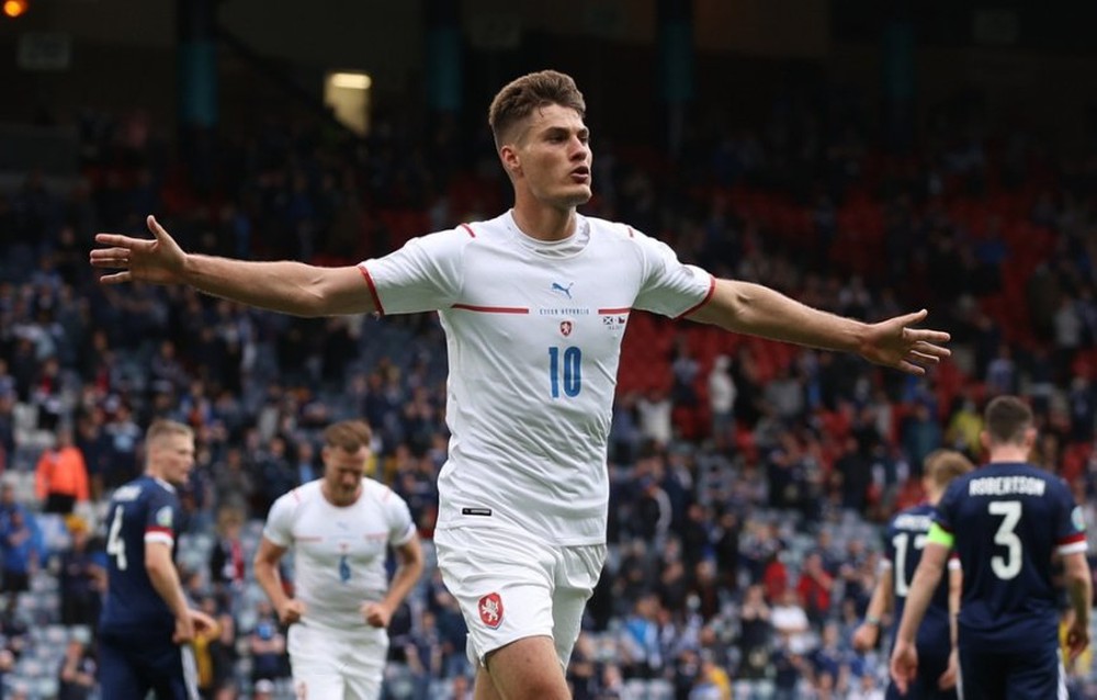 EURO 2020 – Màn Marketing hoàn hảo cho Patrik Strick - Ảnh 1.