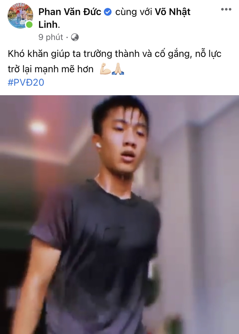 Văn Toàn khiến fan trầm trồ về sự thông minh, biến vali thành tạ để tập thể lực - Ảnh 2.