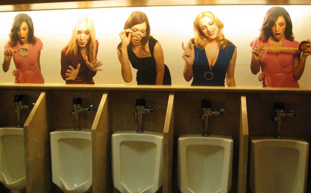 Vã mồ hôi với những nhà vệ sinh "dị" nhất thế giới: Số 5 dành cho những người không thích cô đơn
