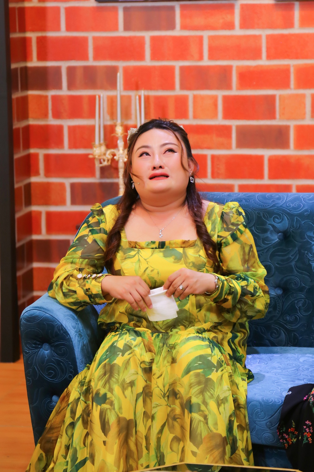 Nghệ sĩ cải lương Phạm Huyền Trâm bật khóc xin mẹ cho quay lại với người chồng ngoại tình - Ảnh 1. Nghệ sĩ cải lương Phạm Huyền Trâm bật khóc xin mẹ cho quay lại với người chồng ngoại tình - Ảnh 1.