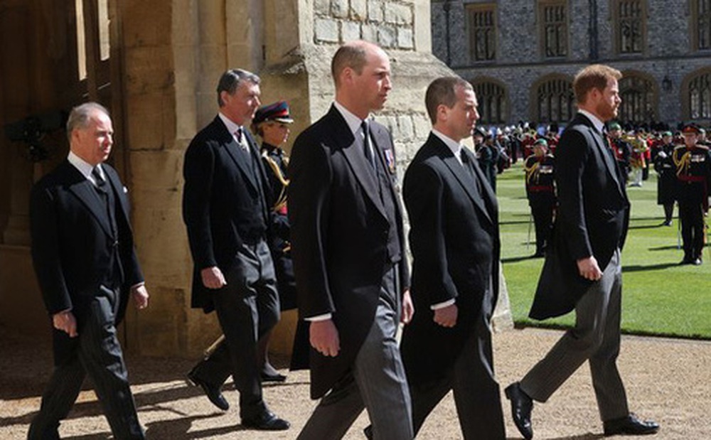 Anh em Hoàng tử Anh lạnh nhạt ngay trước buổi lễ quan trọng tưởng nhớ Công nương Diana