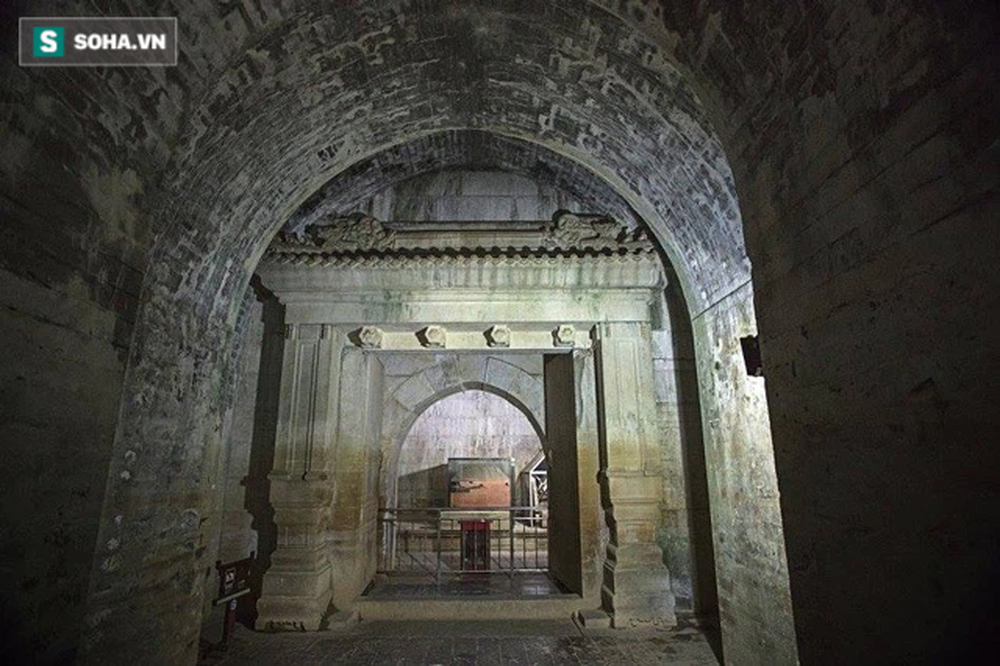 Đều bị trộm cắp và tàn phá, tại sao lăng mộ Càn Long được mở cửa cho khách tham quan còn lăng mộ Khang Hi thì không? - Ảnh 2.
