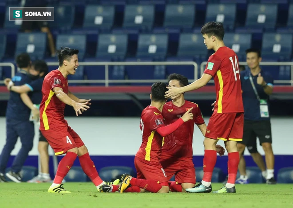 ĐT Việt Nam nhận thưởng thêm 1 tỷ đồng sau chiến thắng trước Indonesia - Ảnh 1.