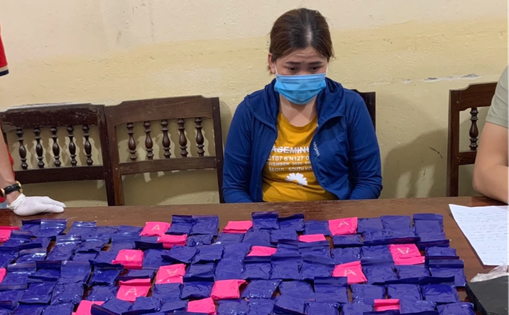 Bắt cặp tình nhân "ôm" 42.000 viên ma túy, 1 bánh heroin trong nhà nghỉ