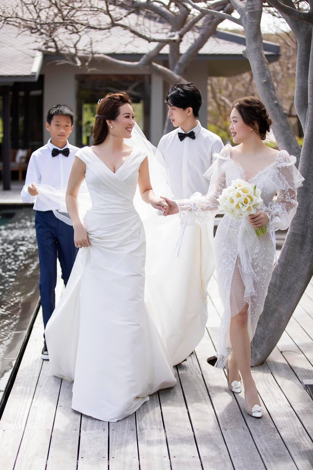 Những khoảnh khắc hạnh phúc trong đám cưới không khách mời của Hoa hậu Thu Hoài - Ảnh 4.