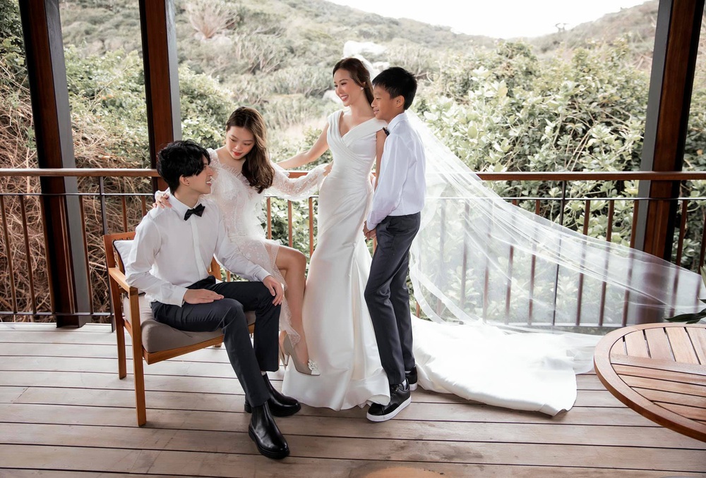 Những khoảnh khắc hạnh phúc trong đám cưới không khách mời của Hoa hậu Thu Hoài - Ảnh 14.