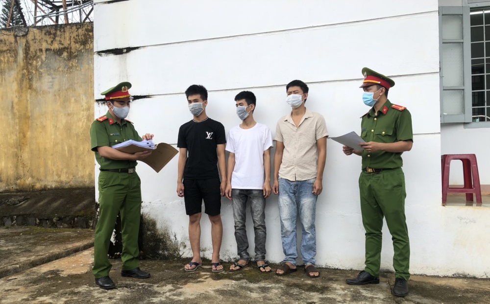 Triệt phá tụ điểm cá độ bóng đá ở Đắk Nông, khởi tố 22 đối tượng