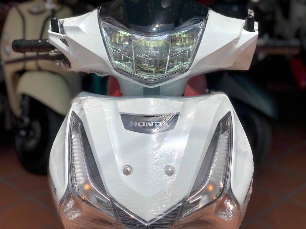 Chiêm ngưỡng Honda Wave 125i về đại lý, xe máy Thái giá 38 triệu, đi 100km ngốn 1,4 lít xăng - Ảnh 3.