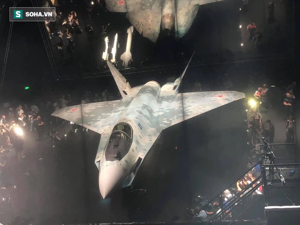 Giá bằng 1/7 F-35, hàng trăm tiêm kích làm ông Putin vui lòng sẽ được đặt hàng - Đơn độc trước tên lửa Nga, Anh rùng mình với cảnh 200 máy bay bị hủy diệt - Ảnh 2.