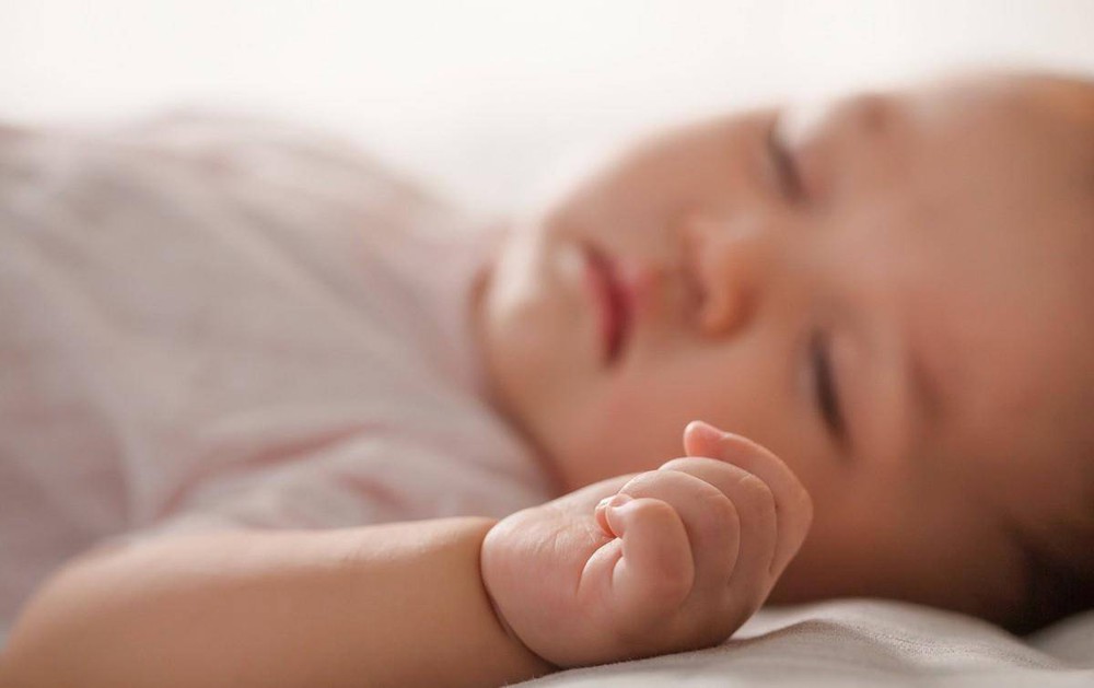Nhật ký điều trị Covid-19 của mẹ con bé Tỏi: Máu em đông đặc. Mỗi lần y tá bóp để máu chảy ra, tim mẹ như thắt lại - Ảnh 7.