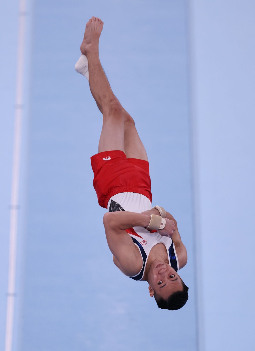 Chênh lệch trình độ quá lớn, 2 hot boy Thể dục dụng cụ Việt Nam ngậm ngùi chia tay Olympic - Ảnh 1.