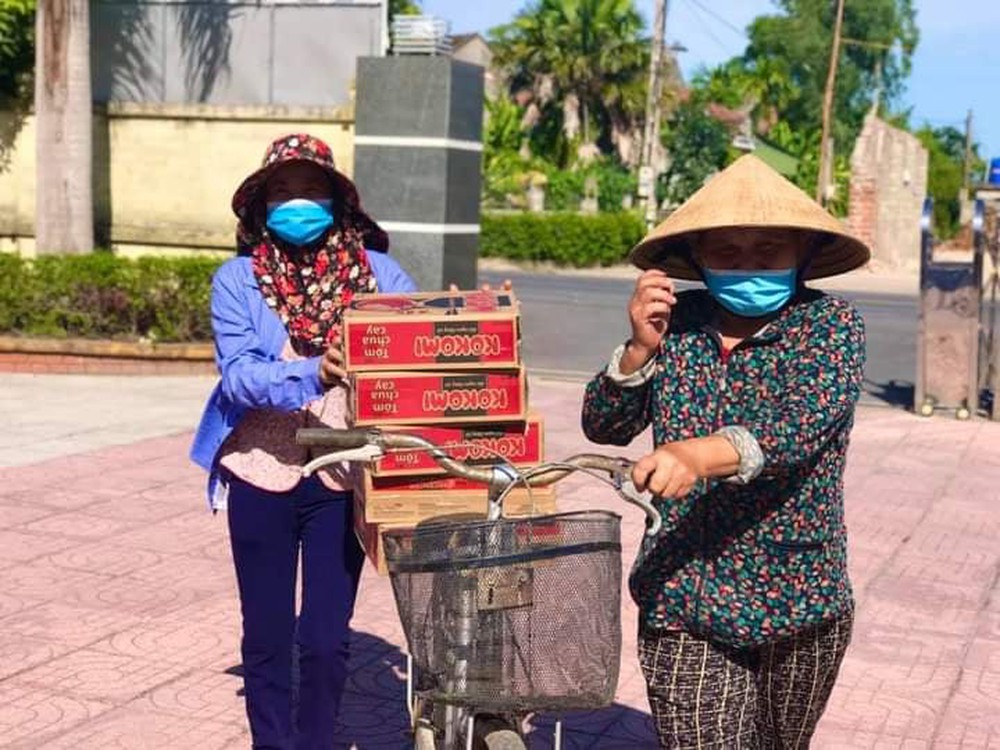 Chủ tịch UBND tỉnh Hà Tĩnh Võ Trọng Hải nói về việc vợ chồng ca sĩ Thủy Tiên phân phối hàng cứu trợ - Ảnh 2.
