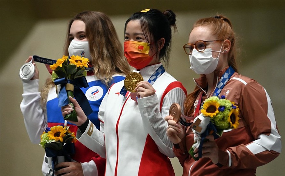 Xạ thủ sinh năm 2000 của Trung Quốc lội ngược dòng, đạt 2 dấu mốc lịch sử tại Olympic