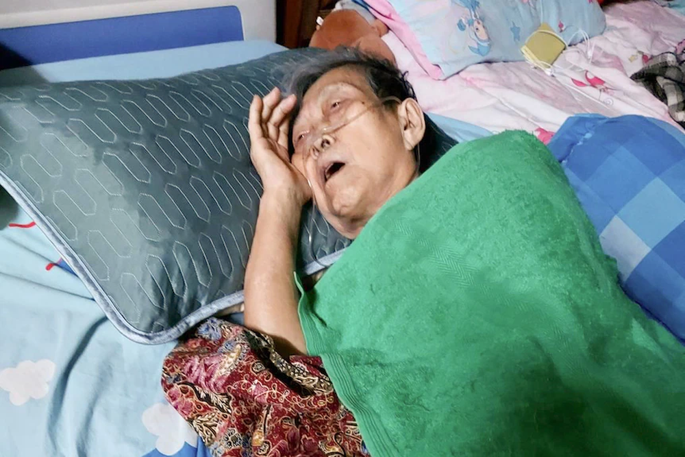 Ăn tối với hàng xóm, mang Covid về lây cho cả chục người thân, 3 người “thoát nạn” vì lý do đặc biệt - Ảnh 4.