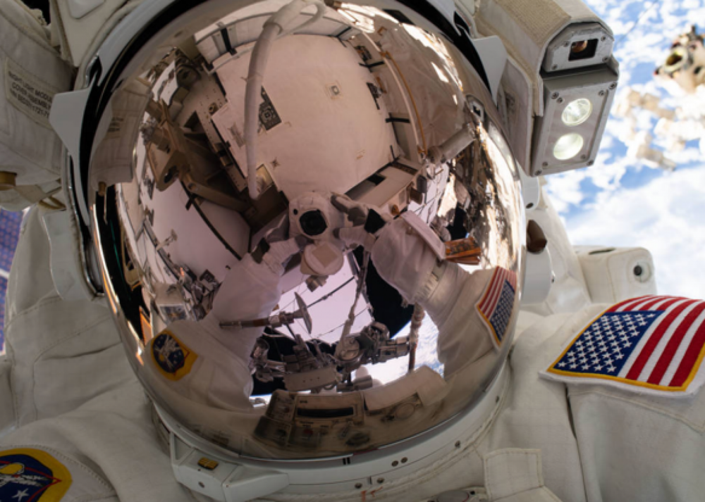 Nín thở trước những khoảnh khắc ngoạn mục nhìn từ vũ trụ được NASA ghi lại - Ảnh 13.