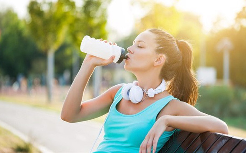 Nước quan trọng với cơ thể nhưng nên uống thế nào để đủ liều lượng khi tập thể dục?